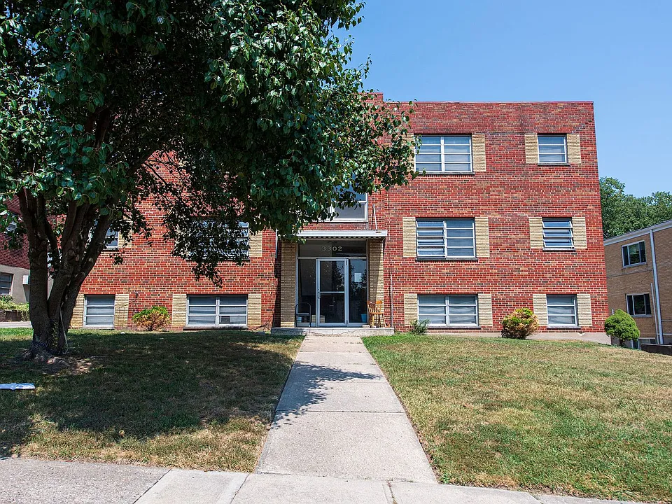 3298 Camvic Ter