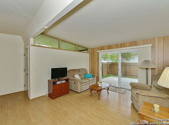 5th image of 106 Lakeshore Dr