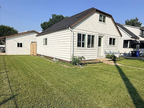 3rd image of 1537 Second Street