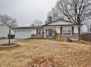 10 Southwood Dr, Saint Peters, MO 63376