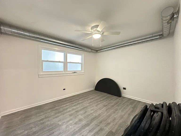 5947 W Montrose Ave #2R — Photo 13