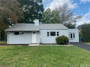 6 Raleigh Rd, Edison, NJ 08817
