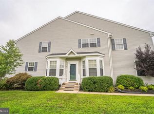 17 Chapel Hill Rd, Mount Laurel, NJ 08054