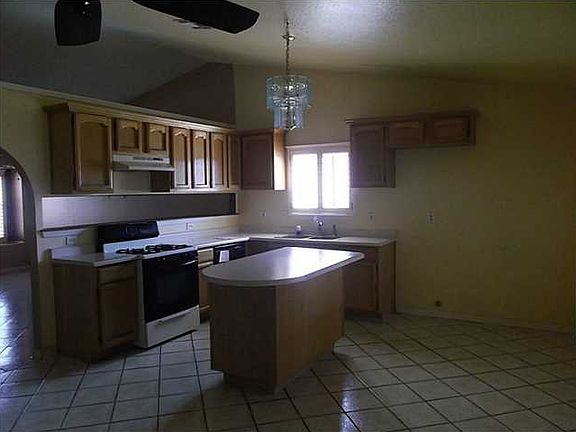 3rd image of 3401 Sunset Rose Dr