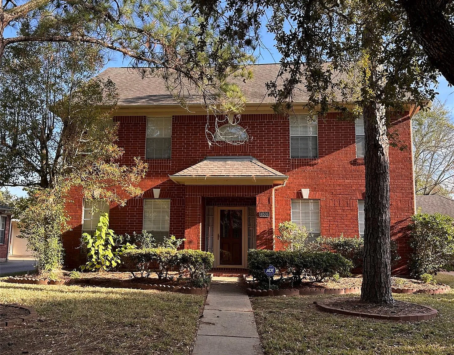 4 bed, 2.5 bath, 2396 sqft, $2,390 — Photo 1