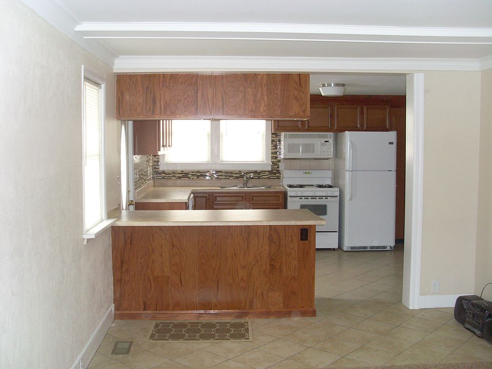 1st image of 1203 E Cox Ave