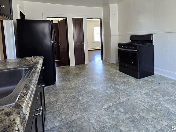 4th image of 125 Hollister Ave