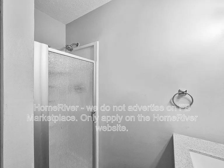 809 Spring Valley Dr — Photo 16