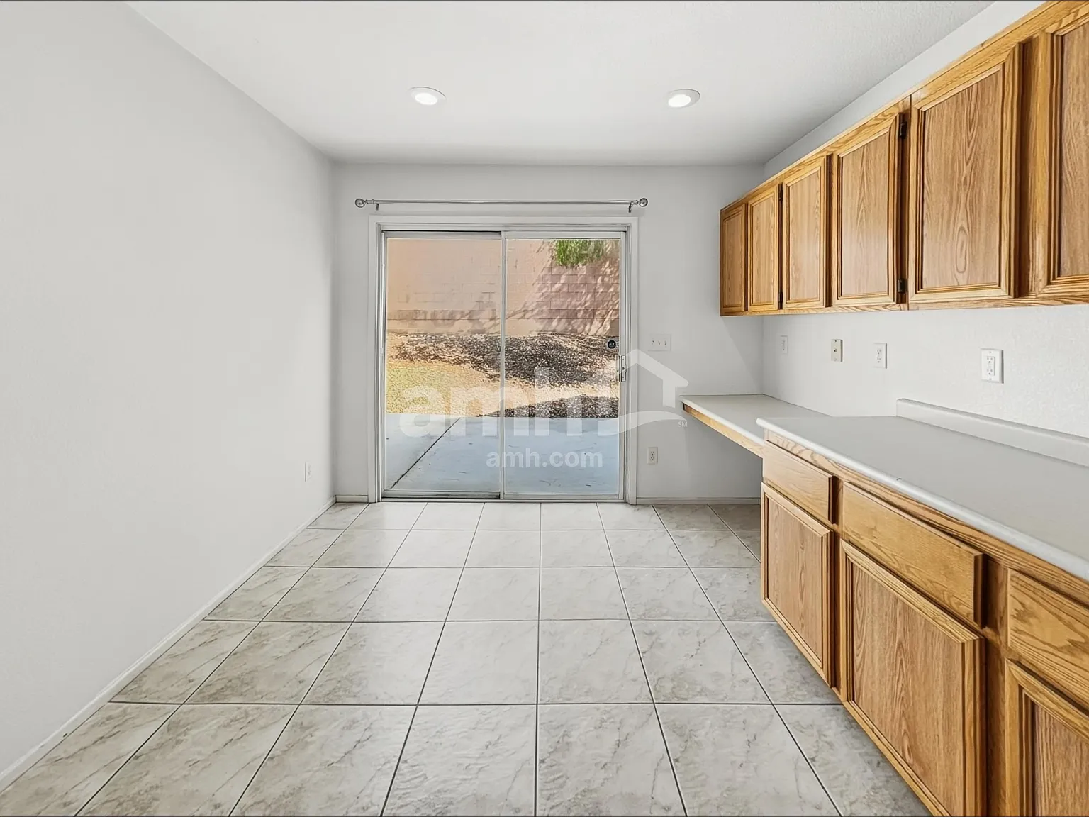 3 bed, 2.0 bath, 1240 sqft, $1,995 — Photo 4