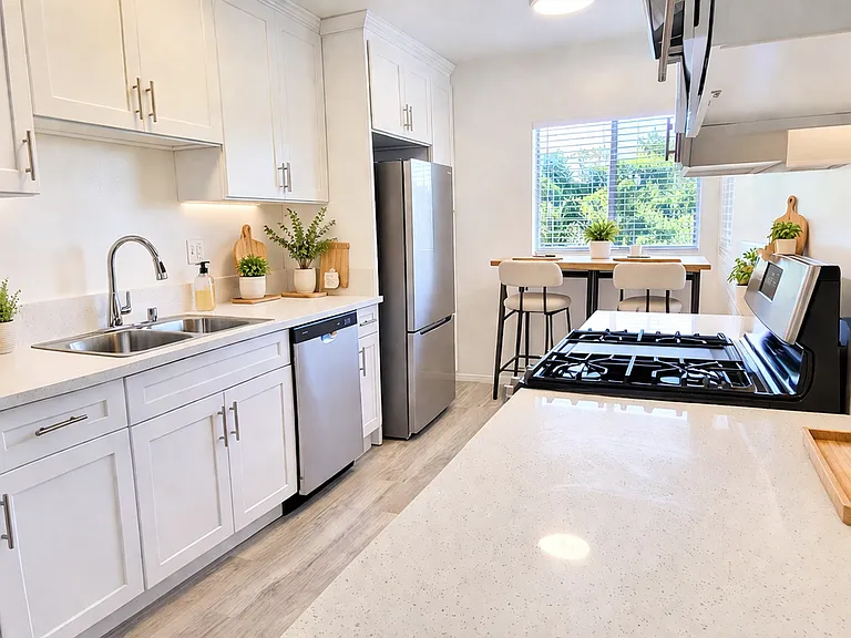 6433 Shirley Ave — Photo 7