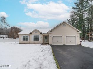 5 Native Dancer Ln, Saratoga Springs, NY 12866