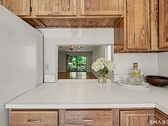 5th image of 16 Bouton Street East #10