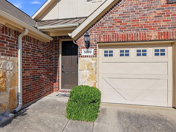 3rd image of 5809 Petunia Ln