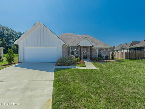 203 Silver Maple Pl, Canton, MS 39046