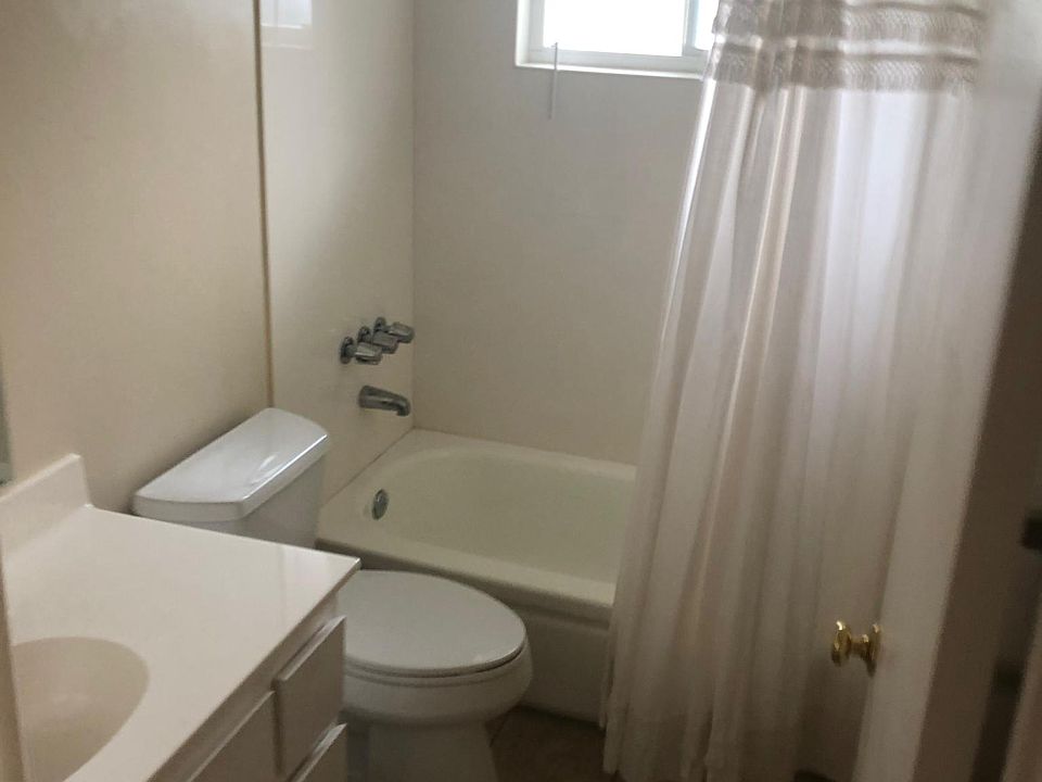 1st image of 960 Evelyn Ln