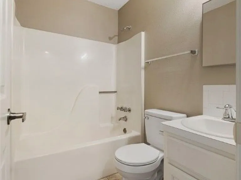 2406 Linda Ct — Photo 15