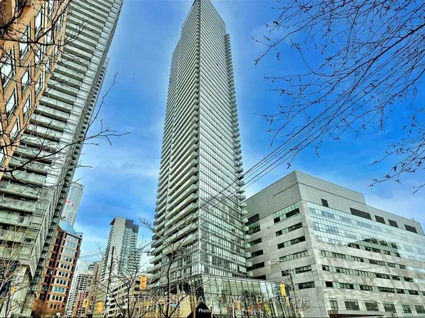 832 Bay St #1309, Toronto, ON M5S 1Z6
