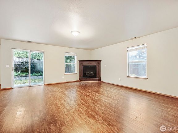 4th image of 19317 105th Avenue Ct E