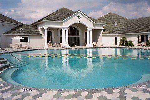 Citrus Hills Outdoor Poll & Clubhouse