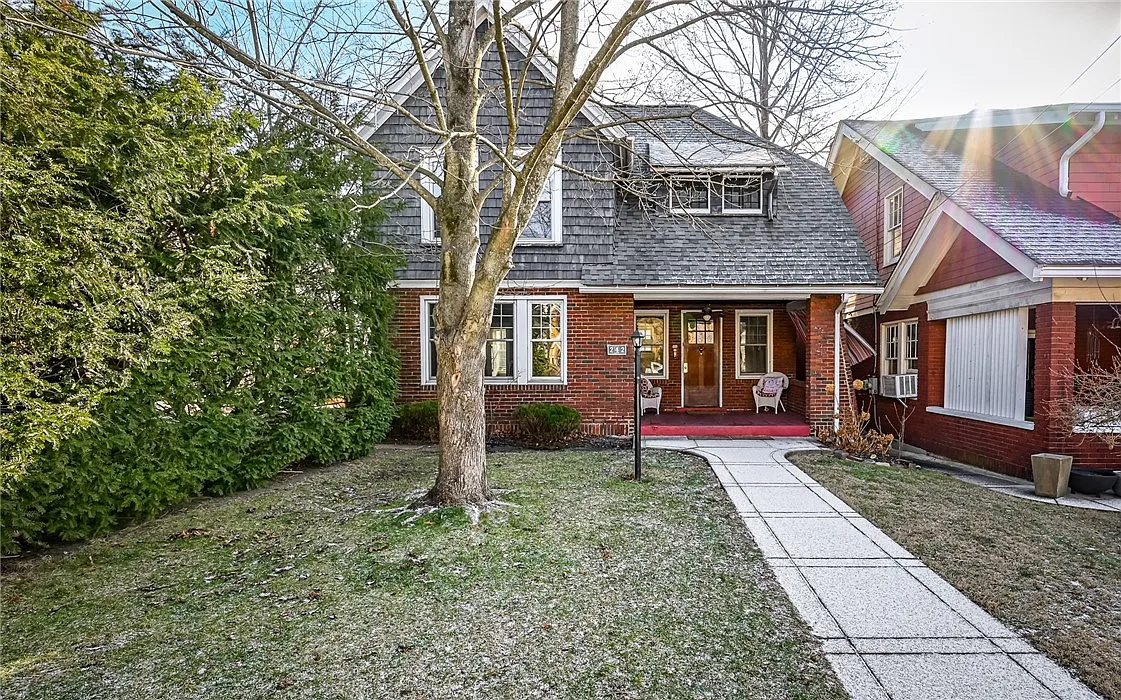 242 Breading Ave photo 1