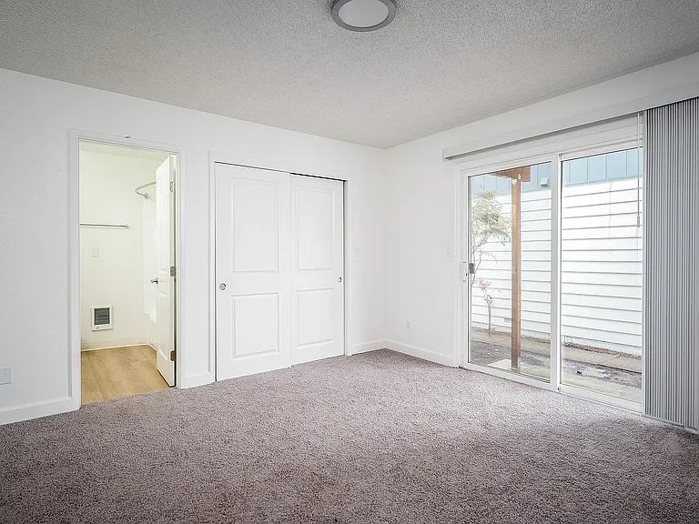 Forty9 Jamieson Apartments — Photo 15