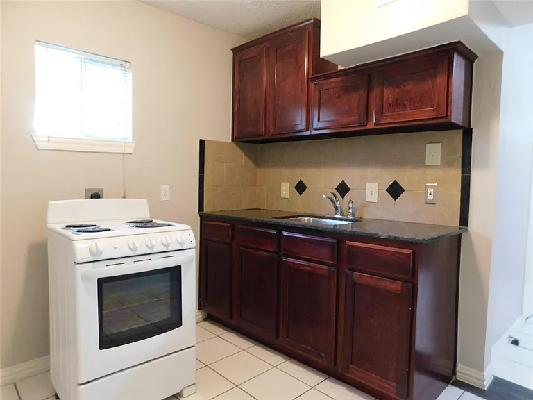 1409 Wentworth St #B — Photo 3