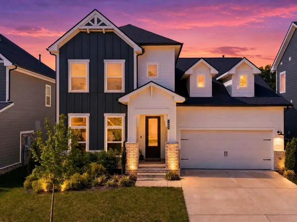 1089 Callaway Dr, Lebanon, TN 37087