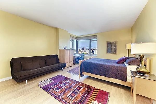 Sold by Isen & Company : Real Estate Advisors | media 20