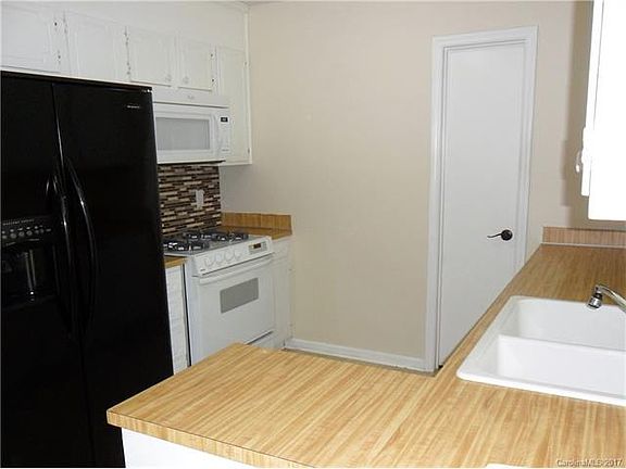 4th image of 11121 Meadowcrest Ln #L9