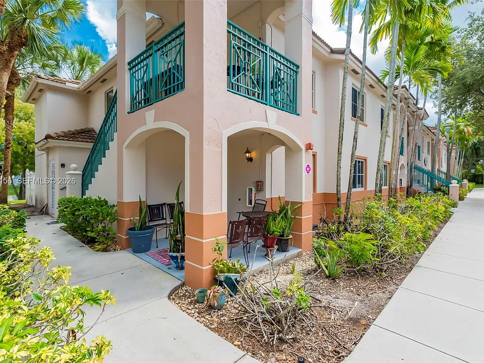 2125 NW 77th Way #101