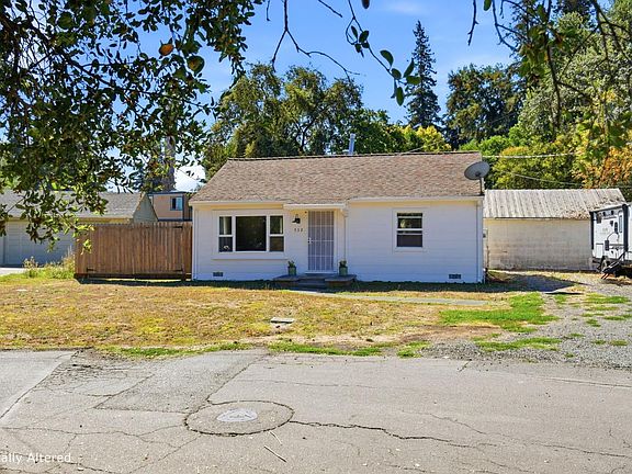 4th image of 732 Blossom Way