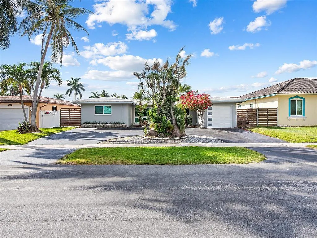 3 bed, 2.0 bath, 1717 sqft, $5,200 — Photo 4