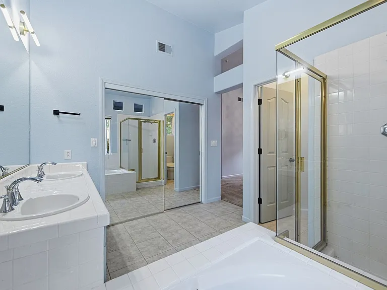 1439 Gordon Dr — Photo 33