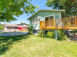 1700 W 19th Ave, Kennewick, WA
