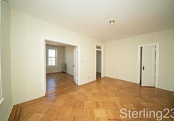 3rd image of 18-45 Ditmars Blvd #3R