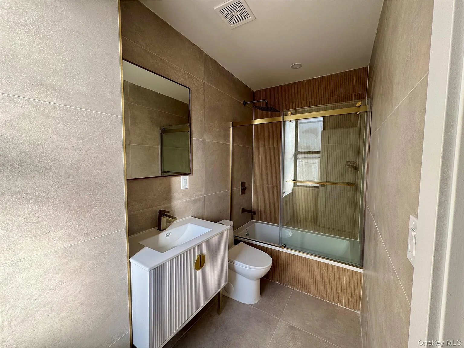 1 bed, 1.0 bath, $2,500 — Photo 4