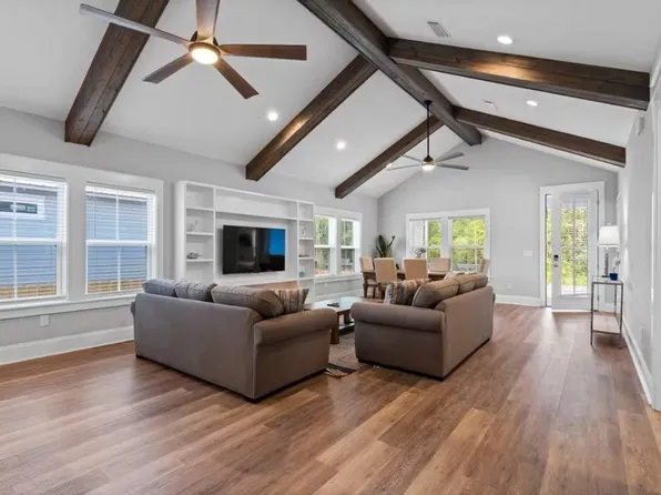 1152 North County Hwy, Pt Washington, FL