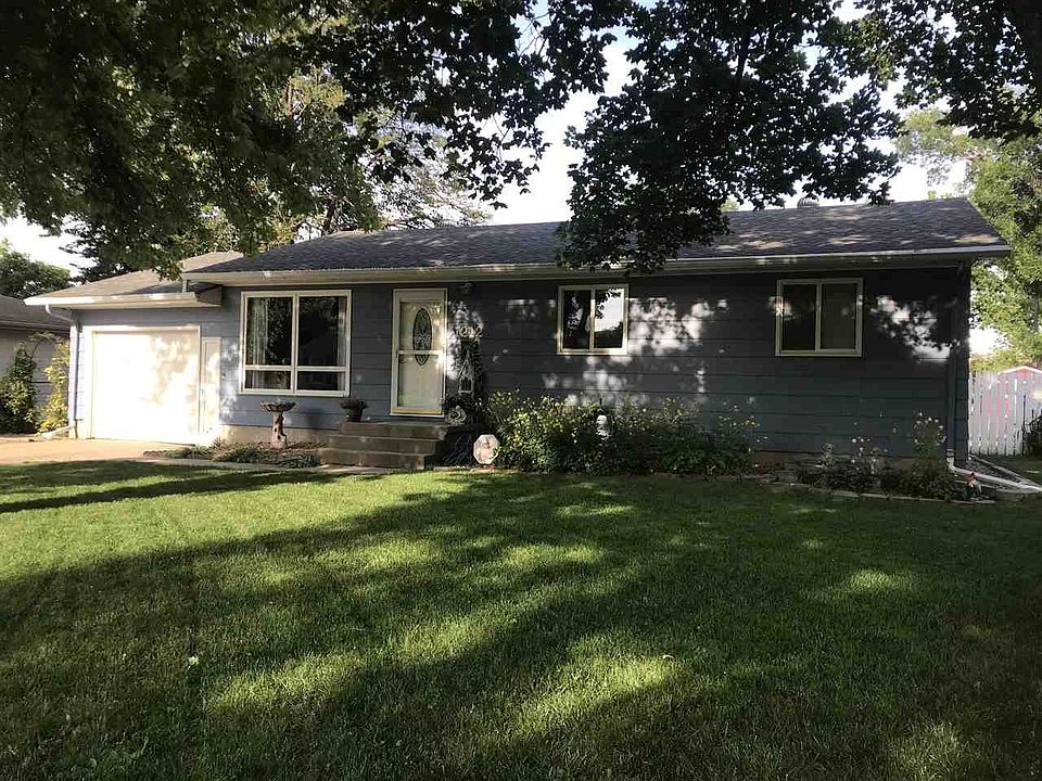 1212 N 14th St Beatrice NE 68310 Zillow