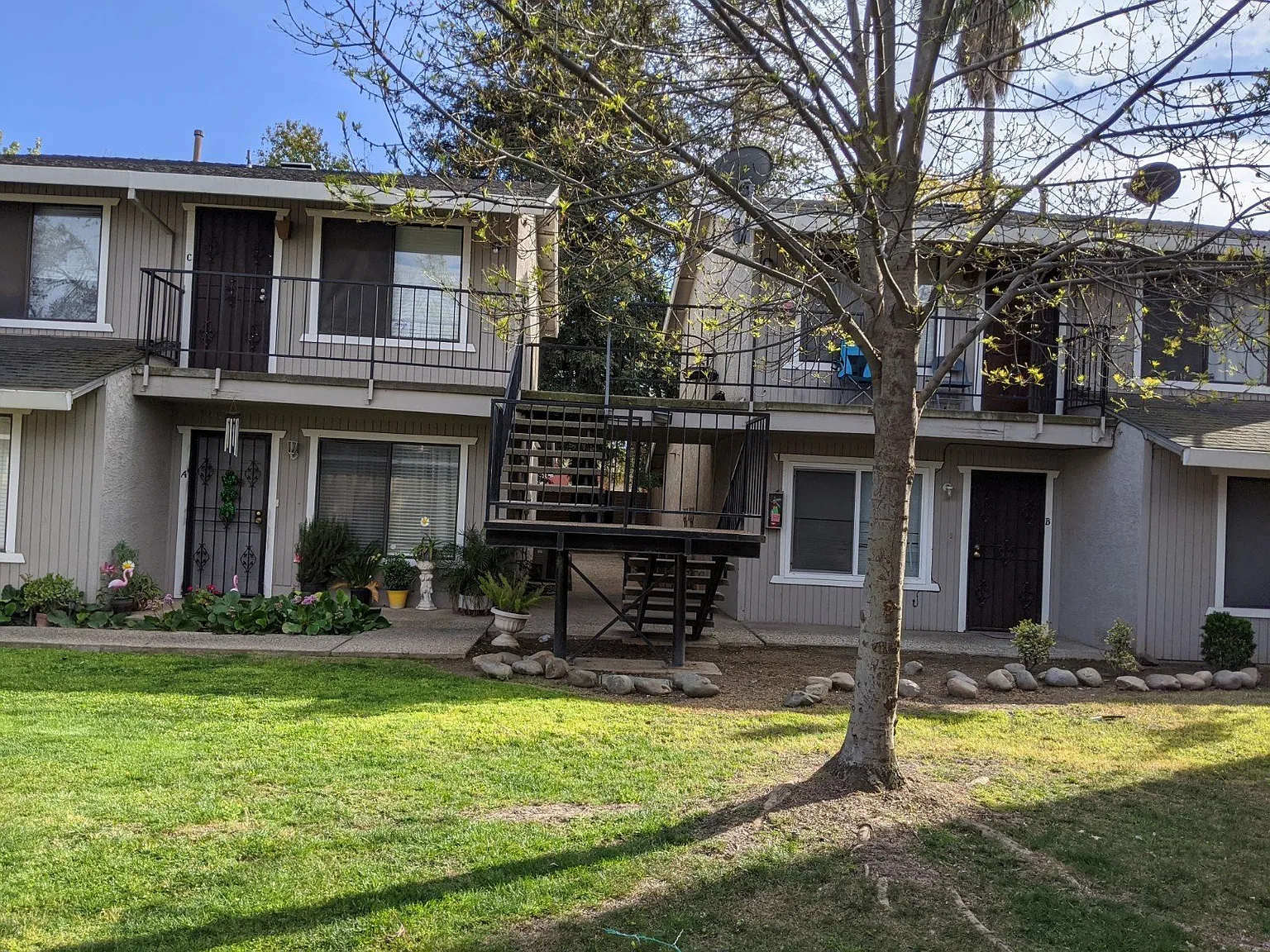 2 bed, 2.0 bath, 1100 sqft, $1,400 — Photo 2