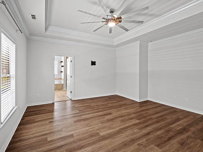 1514 NE Young Ave — Photo 15