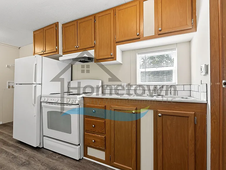 136 Cedar Hl — Photo 10