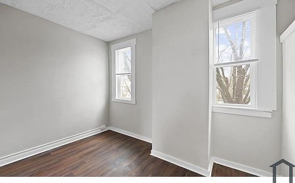 5th image of 616 Dr W #J