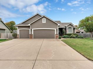 103 S Springwood Dr, Derby, KS 67037