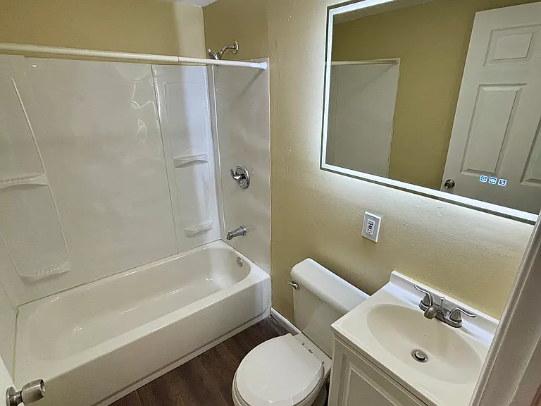 6043 Wister St #2F — Photo 13