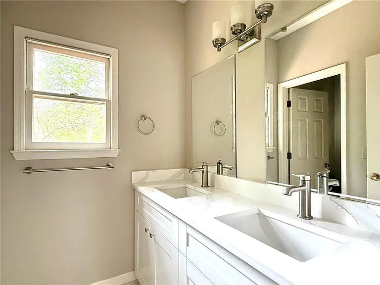 11175 Linbrook Ln — Photo 21