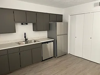 Just Renovated 2 Bed / 2 Bath Tucked Back in a Queit Foothills 4-Plex — Photo 4