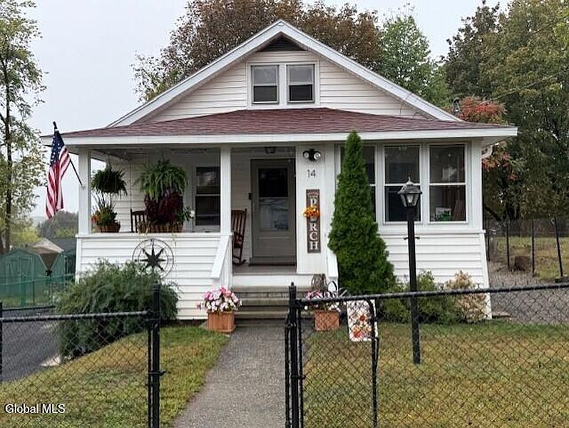 2nd image of 14 Cleminshaw Avenue