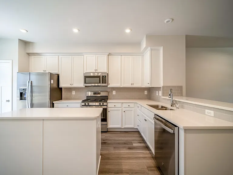 14062 Sunrise Valley Dr — Photo 8