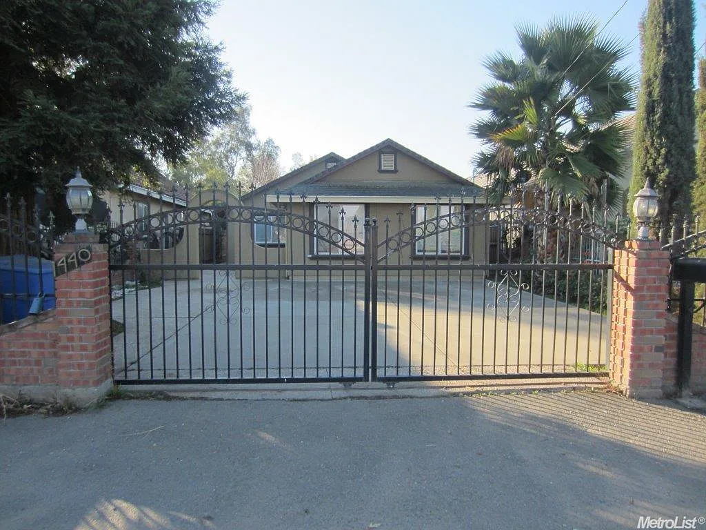 1440 Bell Ave photo 1