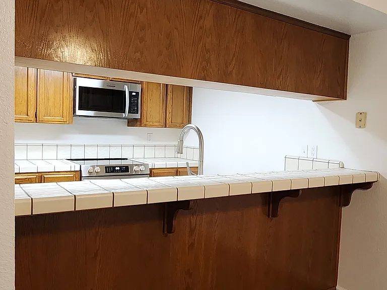 8' Breakfast Bar